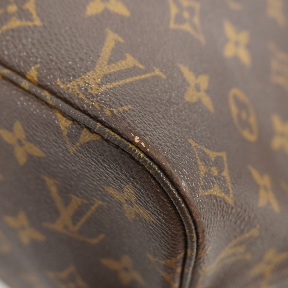 Louis Vuitton Monogram Neverfull MM Tote Bag - Picture 10 of 13